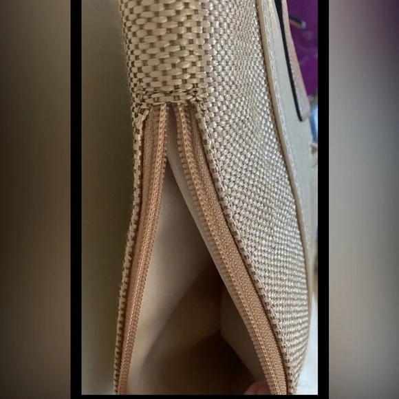 Apt 9 multi-pocket tote. - Picture 2 of 6